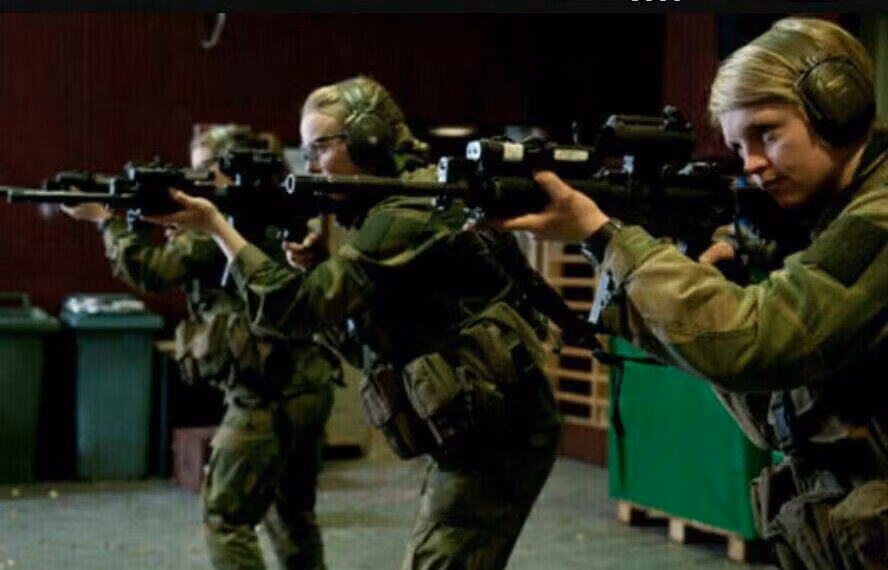 Thông thường các lực lượng đặc nhiệm toàn là các nam binh sĩ, tuy nhiên lực lượng đặc nhiệm Hunter Troop lại toàn các nữ binh sĩ. Lực lượng này được thành lập sau khi các quốc gia NATO tham gia chiến sự tại Afghanistan.