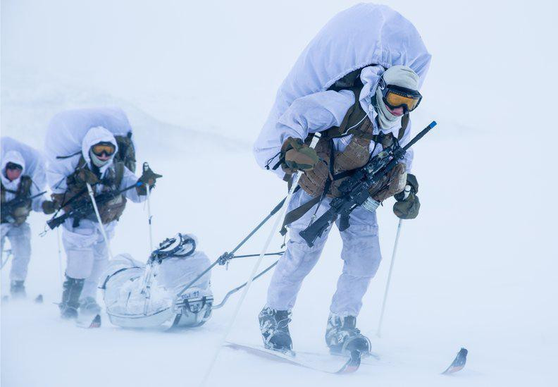 Gia nhập lực lượng Hunter Troop và trải qua các chương trình huấn luyện gian khổ nhưng Jannike, cô gái 19 tuổi đến từ phía Bắc Na Uy, chỉ khiêm tốn cho rằng mình "khá mạnh mẽ". "Tôi muốn làm điều gì đó lớn lao hơn, những thử thách gian khổ nhất mà quân đội mang lại. Tôi muốn biết giới hạn của bản thân" - Jannike khẳng định.