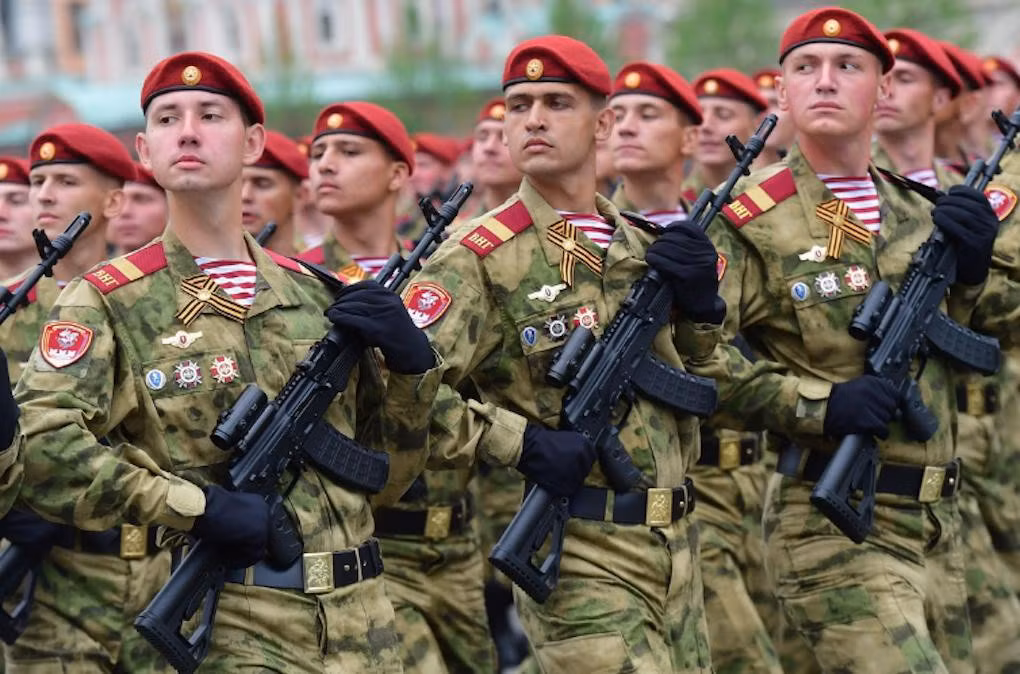 Vào năm 2020, chương trình 10 năm tái vũ trang cho Quân đội Nga hết hạn, trong đó 23 nghìn tỷ Ruble đã được chi. Kết quả là rất ấn tượng: Hiện nay tỷ lệ vũ khí hiện đại của quân đội Nga là 70%, đến năm 2024 con số này sẽ đạt gần 76%.