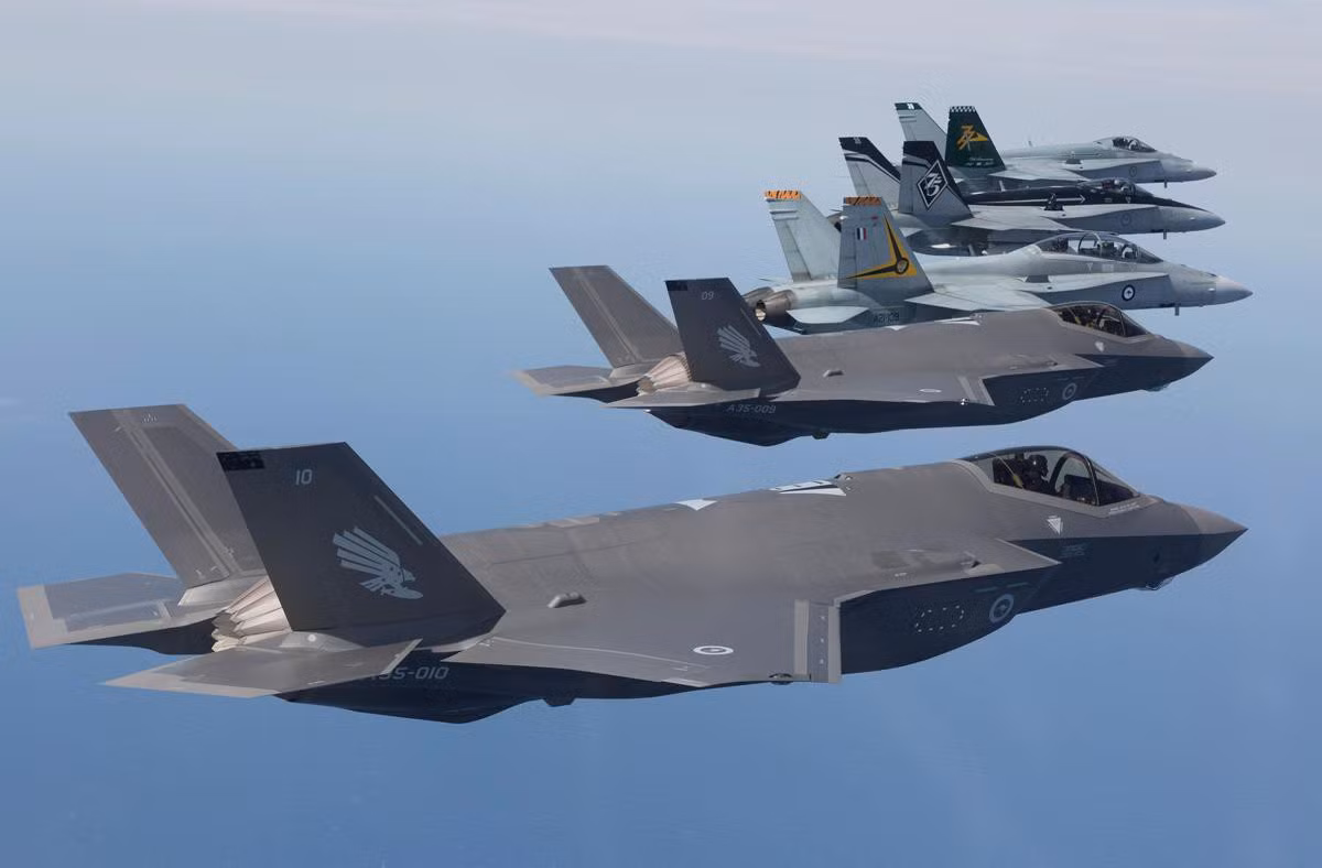 Sau 2 năm tiến hành các công đoạn kiểm tra và thử nghiệm an toàn, Australia vừa chính thức cấp phép hoạt động đối với những chiếc tiêm kích F-35A mà nước nay mua từ Mỹ.