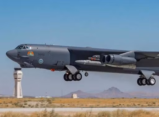 Trong khi đó nền tảng mang phóng tên lửa AGM-183A bao gồm các loại máy bay ném bom chiến lược B-52H, B-1B hay B-2A có thể phóng đạn từ điều kiện thông thường mà vũ khí này vẫn đạt tới thông số tối ưu.