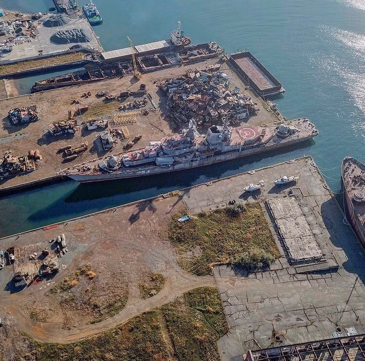 Bắt đầu được đóng mới chiếc đầu tiên từ năm 1974, các khu trục hạm lớp Sovremenny được coi là một trong những thành tựu hải quân cuối cùng của Liên Xô cũ trong quá khứ. Nguồn ảnh: Sina.