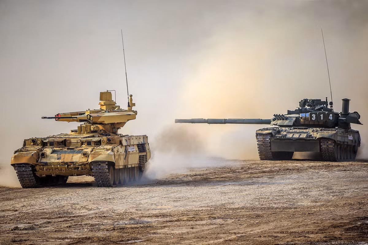 Phía Nga thậm chí từng quảng cáo rằng có thể sử dụng Kẻ Hủy Diệt để tác chiến thay cho một trung độ cơ giới. Với hỏa lực bao gồm súng máy, súng phóng lựu và pháo cỡ nhỏ, BMPT Terminator được tin rằng hoàn toàn có khả năng tác chiến độc lập như một trung đội bộ binh được vũ trang tới tận răng. Nguồn ảnh: Militaryw.