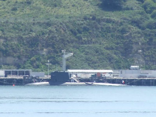 Tàu ngầm FS Émeraude của nước này được đóng theo lớp tàu ngầm hạt nhân Rubis. Tàu có giãn nước tối đa khi lặn 2600 tấn, khi nổi 2400 tấn và dài 73,6 mét. Nguồn ảnh: Barcl.