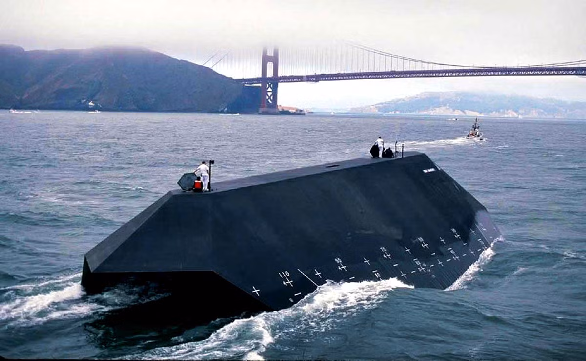 Như vậy, rõ ràng là việc ôm tham vọng quá lớn cuối cùng đã khiến Hải quân Mỹ bị sa lầy trong ảo mộng của kẻ đứng đầu mặt biển khắp các đại dương trên thế giới. Trong tương lai, không rõ các chương trình tàu chiến tàng hình của Mỹ sẽ đi về đâu nhưng dù có đi theo hướng nào, chắc chắn nước Mỹ cũng sẽ tốn rất nhiều tiền của. Nguồn ảnh: USNI.