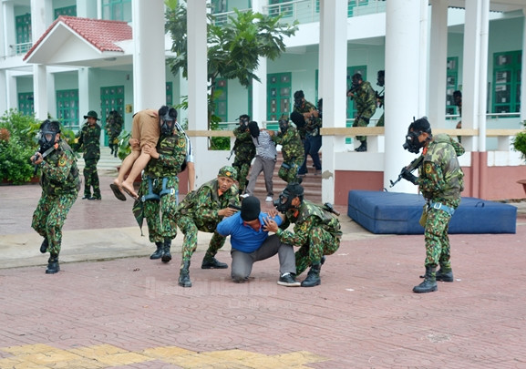 Một tình huống diễn tập chống khủng bố, giải thoát con tin.