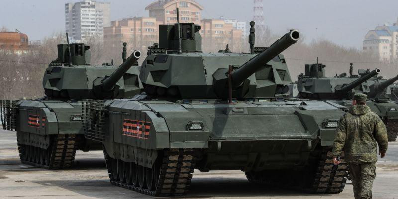 Xe tăng chiến đấu chủ lực T-14 Armata hiện vẫn chỉ "mạnh trên giấy", nó chưa từng thể hiện năng lực trên thực địa, ngoài ra quân đội Nga cho tới cuối năm 2020 cũng chưa nhận được chiếc nào.