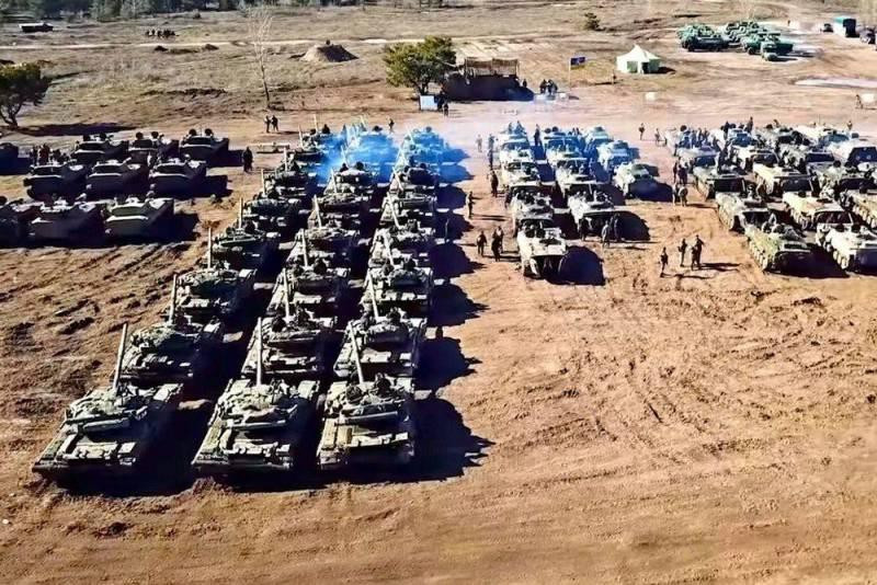 "Tổng cộng sẽ có gần 200 xe tăng trong 6 tiểu đoàn tăng. Toàn bộ quân đội Đức hiện chỉ có 400 xe tăng trực chiến, trong khi đó Ba Lan tổng cộng có hơn 600 xe tăng các loại và không phải tất cả đều ở tình trạng sẵn sàng", các nhà báo từ Sina cho biết.