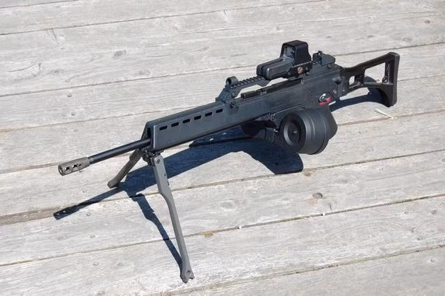 Bộ trưởng Quốc phòng Đức khi đó là ông Von der Leyen tuyên bố, vì những lỗi kỹ thuật trên, quân đội Đức sẽ dừng đặt hàng mới đối với súng trường HK G-36.