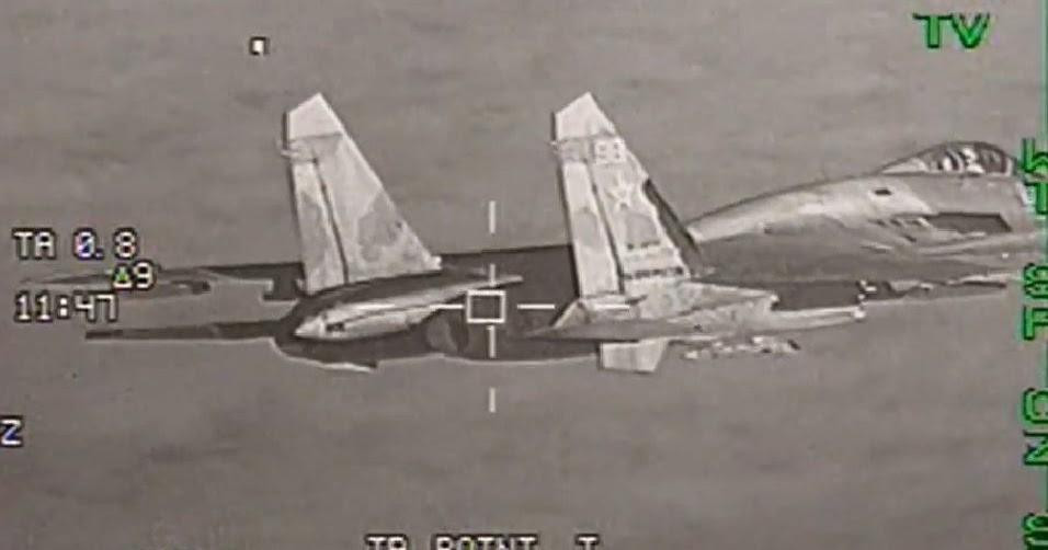 "Thông báo cho biết Nga và Trung Quốc hiện là 'đối thủ quyết định' của Mỹ, đặt ra "mối đe dọa chiến lược lâu dài cũng như nghiêm trọng nhất'", tờ The Guardian trích dẫn.