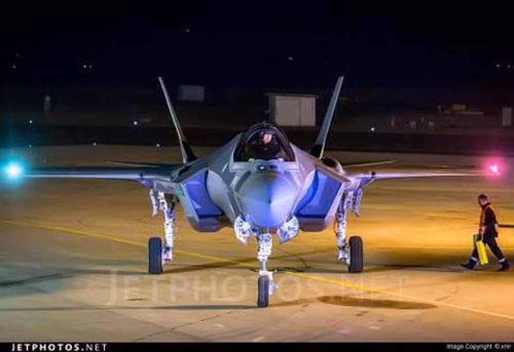 Đồng thời, quân đội Syria cho biết thêm, không quân Israel đã xâm phạm không phận nước này ở biên giới theo hướng giáp với Lebanon, ở khu vực Baalbek, nên đã có phản ứng tương xứng.