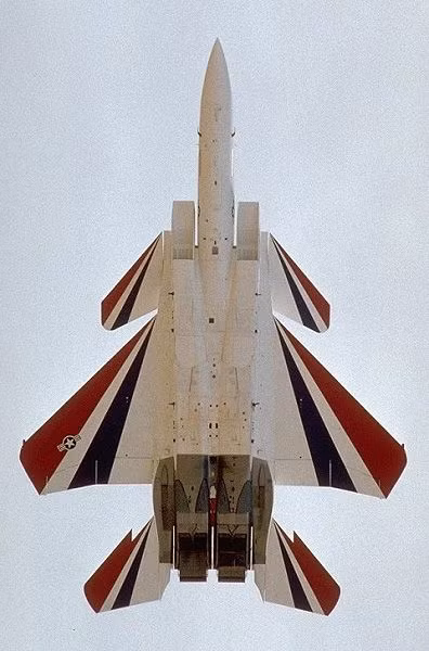 Không ít công nghệ từng được thử nghiệm trên chiếc F-15 ACTIVE tới nay đã được áp dụng trên các loại tiêm kích thế hệ năm hiện đại. Kiểu thiết kế của chiếc ACTIVE cũng được tối ưu hóa cho việc... tháo lắp. Nhờ kiểu thiết kế này, hàng loạt các công nghệ mới có thể được lắp đặt, tháo ra, thay đổi và thử nghiệm liên tục chỉ trong một ngày. Nguồn ảnh: BI.