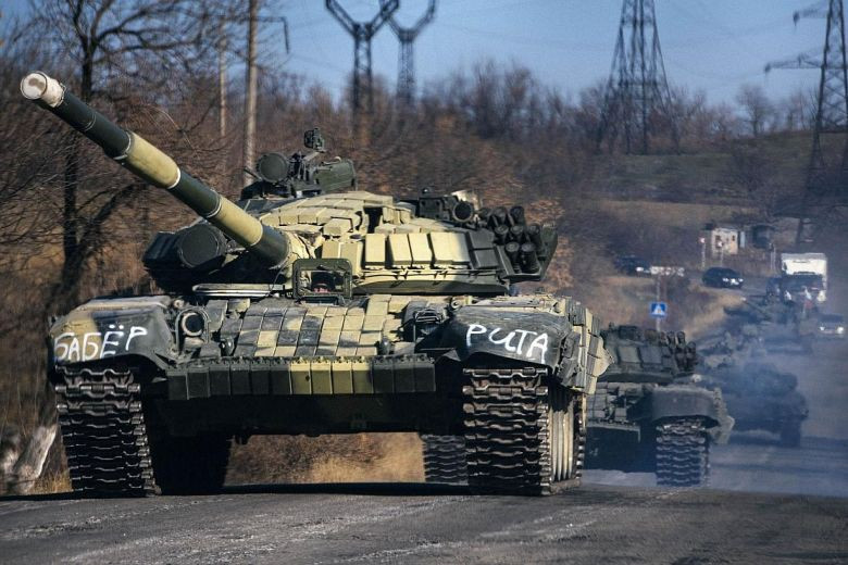 Trong khi đó, quy mô lực lượng tăng thiết giáp Ukraine với những dòng chiến xa tương đối tin cậy là T-64B, T-64BM Bulat và T-72B vào khoảng 700 chiếc, còn hiện đại hơn như T-84, T-84BM Oplot, T-80BV, T-80UD chỉ 45 chiếc.