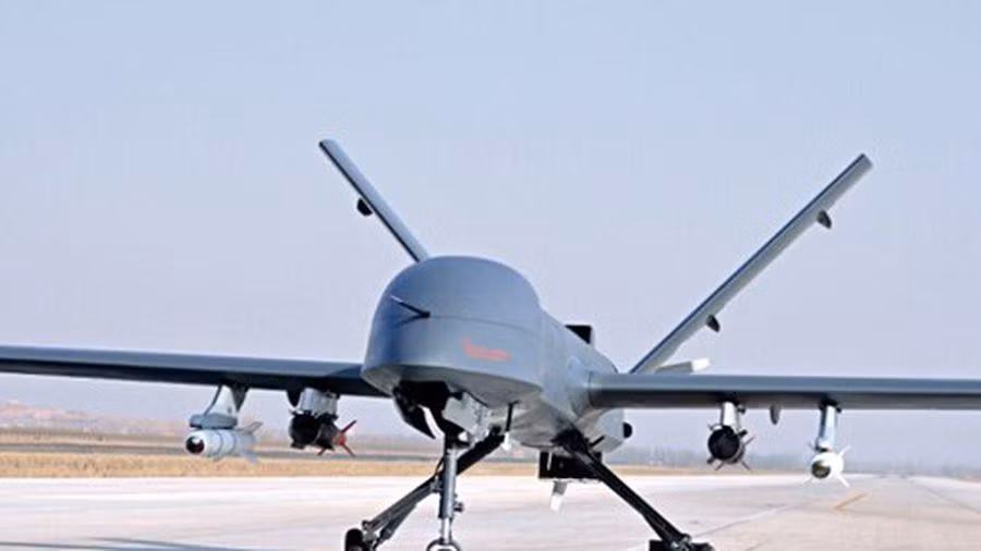 CH4 có trọng lượng khi cất cánh là 1.330 kg, vận tải được nhiều nhất 345 kg, bay được đến độ cao 8.000 mét và làm việc liên tục được trong 38 giờ với quãng đường bay được dài nhất là 3.500km.