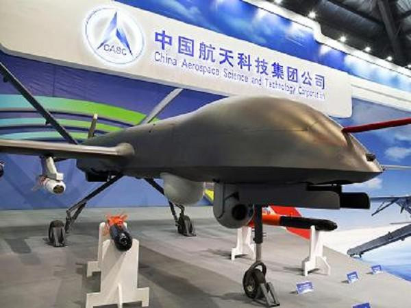 CH4 được coi là phiên bản Trung Quốc nhái từ UAV Mỹ MQ-1 Predator, phát triển bởi General Atomics, tuy nhiên, truyền thông nước này luôn khẳng định rằng CH-4 vượt trội hơn về mọi mặt.