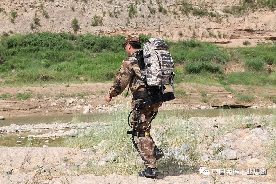 Hệ thống khung xương trợ lực thế hệ đầu được Trung Quốc nghiên cứu trong quá khứ. Nguồn ảnh: Sina.