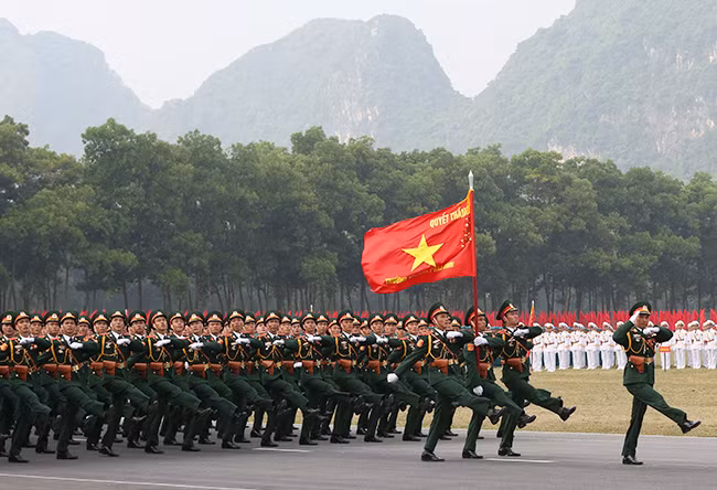 Hôm nay ngày 22/12 vừa tròn kỷ niệm 76 năm ngày thành lập Quân đội Nhân dân Việt Nam. Trải qua 76 năm phát triển, lực lượng quân đội Việt Nam tới nay đã làm chủ được nhiều khí tài hiện đại, mang sức mạnh tầm cỡ quốc tế. Nguồn ảnh: QĐND.