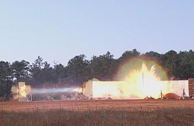 Điểm ưu việt của GBU-53/B StormBreaker đó là nó có khả năng tấn công mục tiêu cơ động trong điều kiện thời tiết xấu, nó được coi là vũ khí săn xe tăng thông minh thế hệ mới.