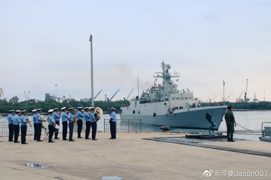 Năm 1988, Trung Quốc đã ký thỏa thuận với Thái Lan để đóng mới hai tàu Type 053H2 cho Hải quân Hoàng gia Thái Lan. Do có nhiều sửa đổi so với phiên bản gốc, Thái Lan đã đặt định danh cho tàu này là Type 053HT. Nguồn ảnh: Sohui.