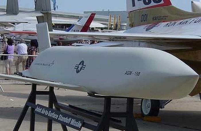 AGM-158 JASSM là một trong số những loại tên lửa hành trình tầm xa mạnh nhất thế giới hiện nay.