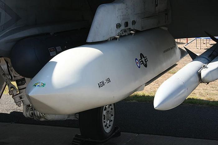 Tên lửa AGM-158 JASSM được phát triển từ nửa sau thập kỷ 1990 của thế kỷ trước và được áp dụng công nghệ tàng hình.