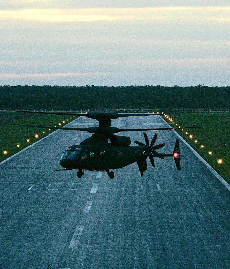 Sự kết hợp giữa Boeing và Sikorsky đã thổi thêm vào chiếc trực thăng đồng trục SB-1 khả năng bay với tốc độ nhanh không tưởng khi trang bị thêm cho nó một cánh quạt đuôi chỉ có tác dụng tăng tốc. Nguồn ảnh: Sina.