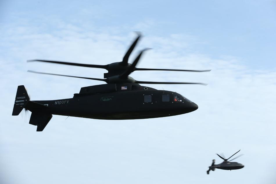 Kết hợp giữa khả năng cơ động khi bay treo của hệ thống cánh quạt đồng trục, chiếc trực thăng SB-1 của Mỹ trong tương lai có thể sẽ trở thành một sát thủ trên không theo đúng nghĩa do vừa có khả năng cơ động cao, vừa có khả năng bay treo rất tốt. Nguồn ảnh: Sina.