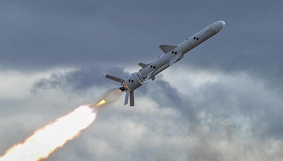 Tên lửa Neptune được trang bị đầu đạn nổ mảnh uy lực.