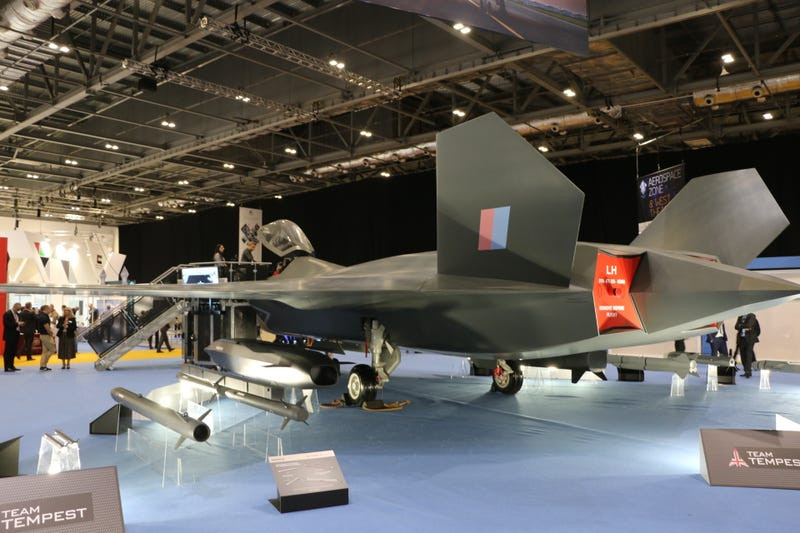 Theo như công bố của phía Anh, chiến đấu cơ Tempest sẽ có thiết kế khoang lái thực tế ảo cực kỳ dễ điều khiển, khả năng nâng cấp rất tốt và kết nối với mọi loại thiết bị liên lạc, thông tin tình báo của các lực lượng lục quân, hải quân. Nguồn ảnh: BI.