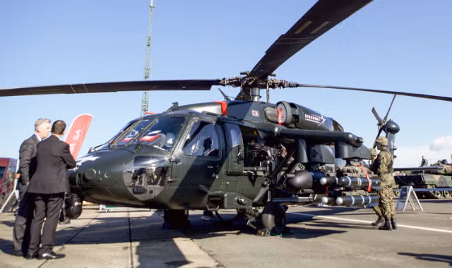 Thực tế, lô hàng đầu tiên phía Philippines nhận được hôm 10/12 vừa rồi chỉ bao gồm 5 chiếc trực thăng S-70i, những chiếc này được chuyển thẳng sang Philippines bằng máy bay vận tải An-124-100. Chiếc còn lại được vận chuyển bằng đường biển và dự kiến tới ngày 27 tháng này mới cập cảng. Nguồn ảnh: BMDP.