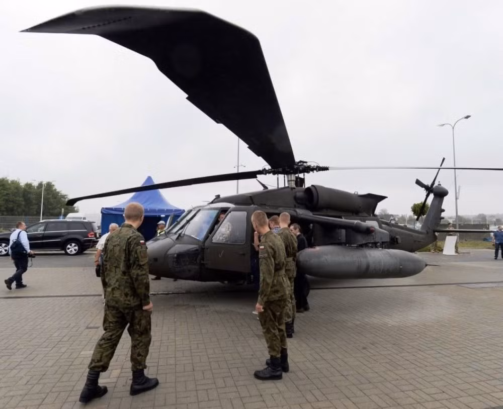 Trên thế giới hiện tại ngoài Mỹ, còn có nhiều quốc gia khác như Argentina, Colombia, Mexico, Ba Lan, Thổ Nhĩ Kỳ,... cùng sở hữu loại trực thăng đa dụng này trong biên chế. Nguồn ảnh: BMDP.