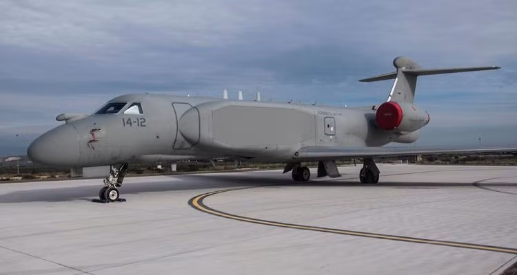 Bộ ngoại giao Mỹ vừa chấp thuận bán hai chiếc máy bay cảnh báo sớm Gulfstream G550 cho phía Italia với mức giá kỷ lục lên tới gần 500 triệu USD. Nguồn ảnh: Pinterest.