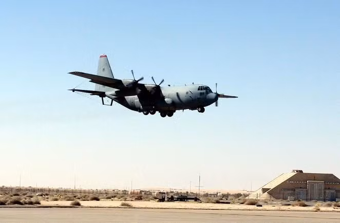 Tối 26/12, một hoạt động gia tăng của các máy bay tiếp dầu thuộc Không lực Hoa Kỳ trên bầu trời các quốc gia vùng Vịnh đã được quan sát thấy. Cùng lúc đó, ít nhất 6 máy bay Boeing KC-135R đã có mặt trên bầu, bên cạnh đó là sự xuất hiện của máy bay áp chế điện tử khổng lồ EC-130H.