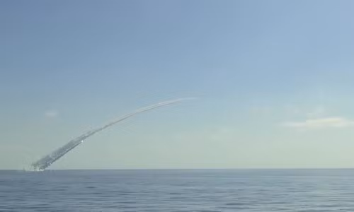 "Thiết bị định vị thủy âm này có thể ghi chép tiếng ồn trong nước của tàu ngầm hạt nhân và tìm cách nhận biết, khóa tàu ngầm này. Với tính chất là một cuộc diễn tập, không có hậu quả gì xảy ra, nhưng số liệu do thiết bị định vị thủy âm thu thập được sẽ được đưa vào kho dữ liệu, dùng để tiến hành phân loại và nhận biết tàu ngầm nước ngoài", một sĩ quan Ấn Độ cho hay.