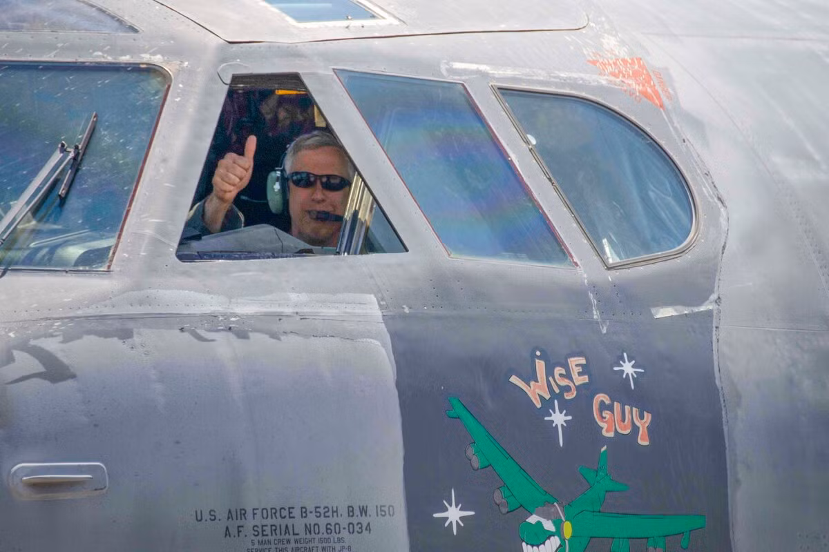 Chiếc máy bay ném bom B-52H này đã được Không quân Mỹ cho về hưu từ năm 2008 trong chương trình cắt giảm quân số máy bay ném bom chiến lược nhằm tiết kiệm ngân sách. Nguồn ảnh: USAF.