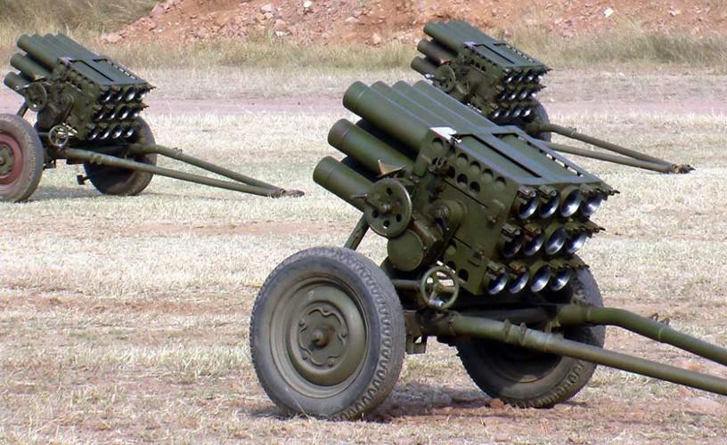 Type-63 có thể được gắn lên xe tải, xe bọc thép hoặc cơ động bằng 2 bánh xe gắn vào chính tổ hợp pháo.