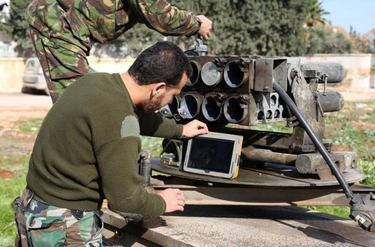 Trong khi đó, Ngoại trưởng Mỹ Mike Pompeo cho rằng Tehran phải chịu trách nhiệm về vụ tập kích rocket, còn Bộ tư lệnh Trung tâm (CENTCOM) của quân đội Mỹ nhận định vụ tấn công rocket "do một nhóm dân quân do Iran hậu thuẫn tiến hành".