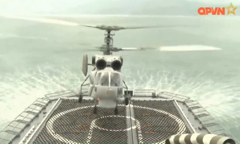 Trực thăng đồng trục Ka-28 là phiên bản xuất khẩu được Liên Xô/Nga cải biên từ phiên bản trực thăng Ka-27 - vốn là loại trực thăng săn ngầm rất hữu dụng, xuất hiện trên rất nhiều tàu chiến, tàu sân bay của Liên Xô/Nga. Nguồn ảnh: QPVN.