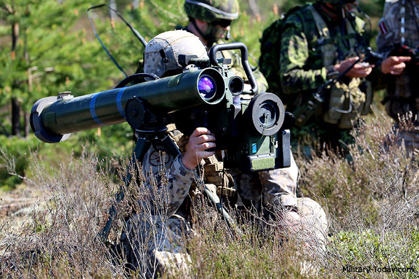 Tên lửa Spike NLOS là phiên bản có tầm bắn được mở rộng, tối đa có thể tiêu diệt mục tiêu ở khoảng cách 25 km - nằm ngoài tầm nhìn của mắt thường. Phiên bản này có thể được phóng đi từ cơ cấu phóng mặt đất thông thường hoặc phóng từ trực thăng. Nguồn ảnh: Avia.