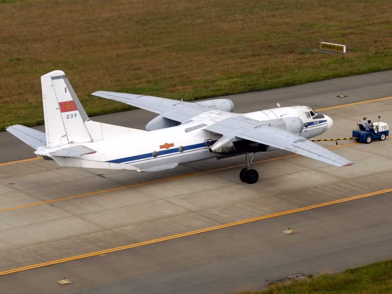 Với độ bay bao gồm ít nhất 30 chiếc An-26 từng phục vụ trong quá khứ, Việt Nam cũng đã được coi là một trong những quốc gia sử dụng An-26 với số lượng đông nhất trong thế kỷ 21 này. Nguồn ảnh: Airliners.