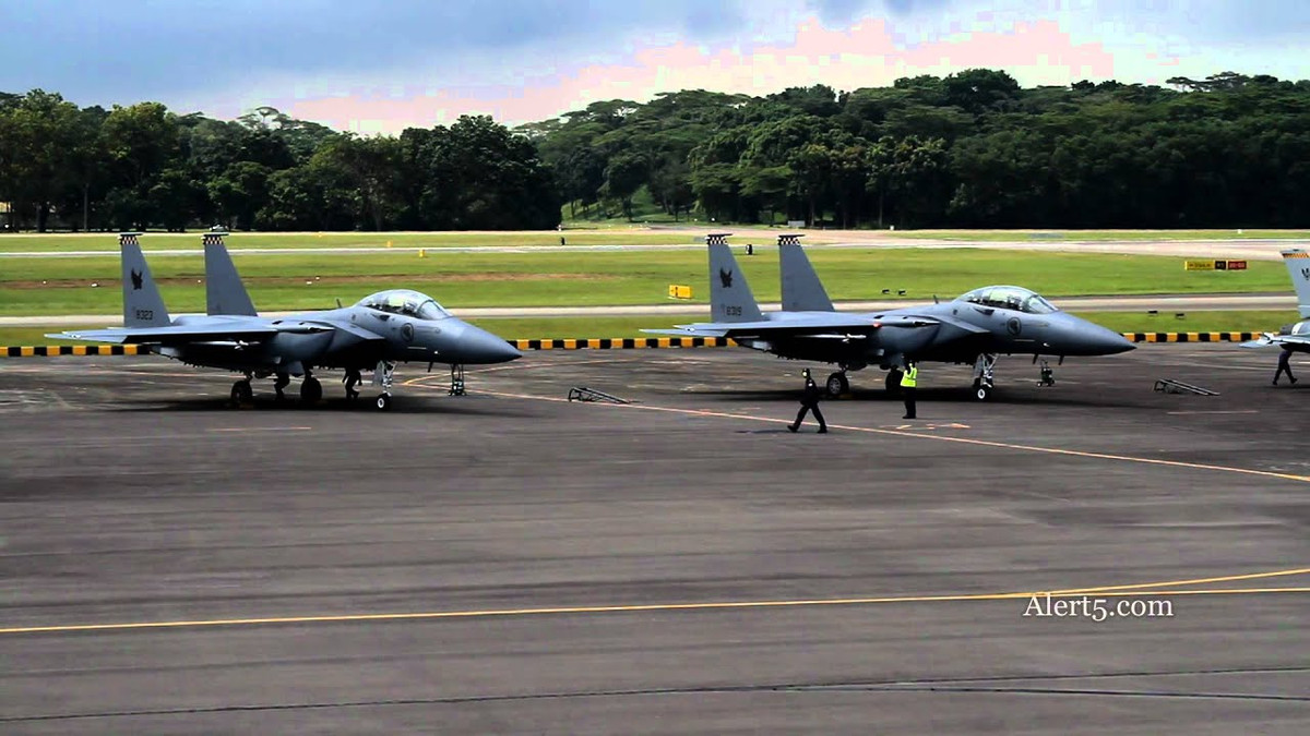 Được cải biến từ phiên bản tiêm kích chiến đấu F-15E, chiến đấu cơ F-15SG được Singapore lựa chọn nhập biên thay cho việc mua tiêm kích Dassault Rafale từ châu Âu. Nguồn ảnh: SAF.