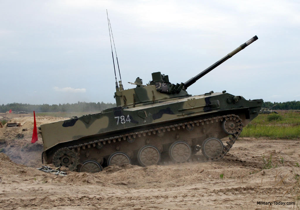 Hơn 300 người sau đó đã được sơ tán ra khỏi trung tâm thương mại và các khu vực lân cận trước khi phía quân đội xác nhận quả đạn trên chỉ là đạn tập, không có khả năng phát nổ. Nguồn ảnh: BMDP.