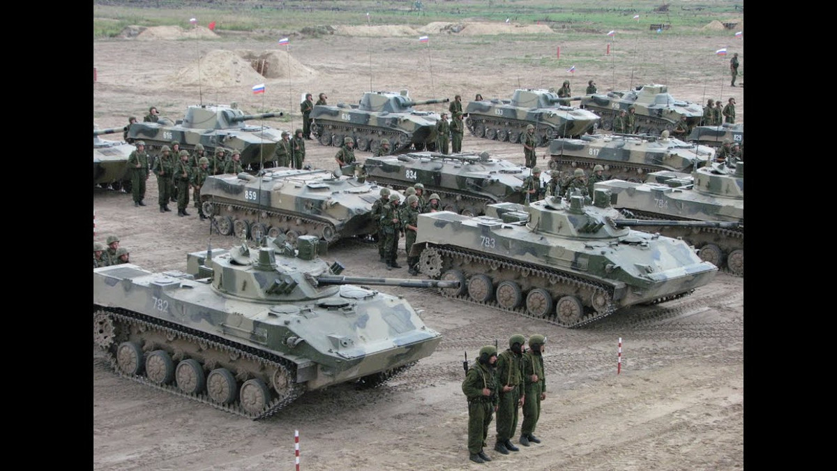 Xe có trọng lượng tổng cộng chỉ 13,6 tấn, có thể thả dù từ trên không và đặc biệt là thả dù với kíp chiến đấu ngồi sẵn bên trong xe - điều mà không một quốc gia nào khác ngoài Nga có thể làm được. Nguồn ảnh: BMDP.