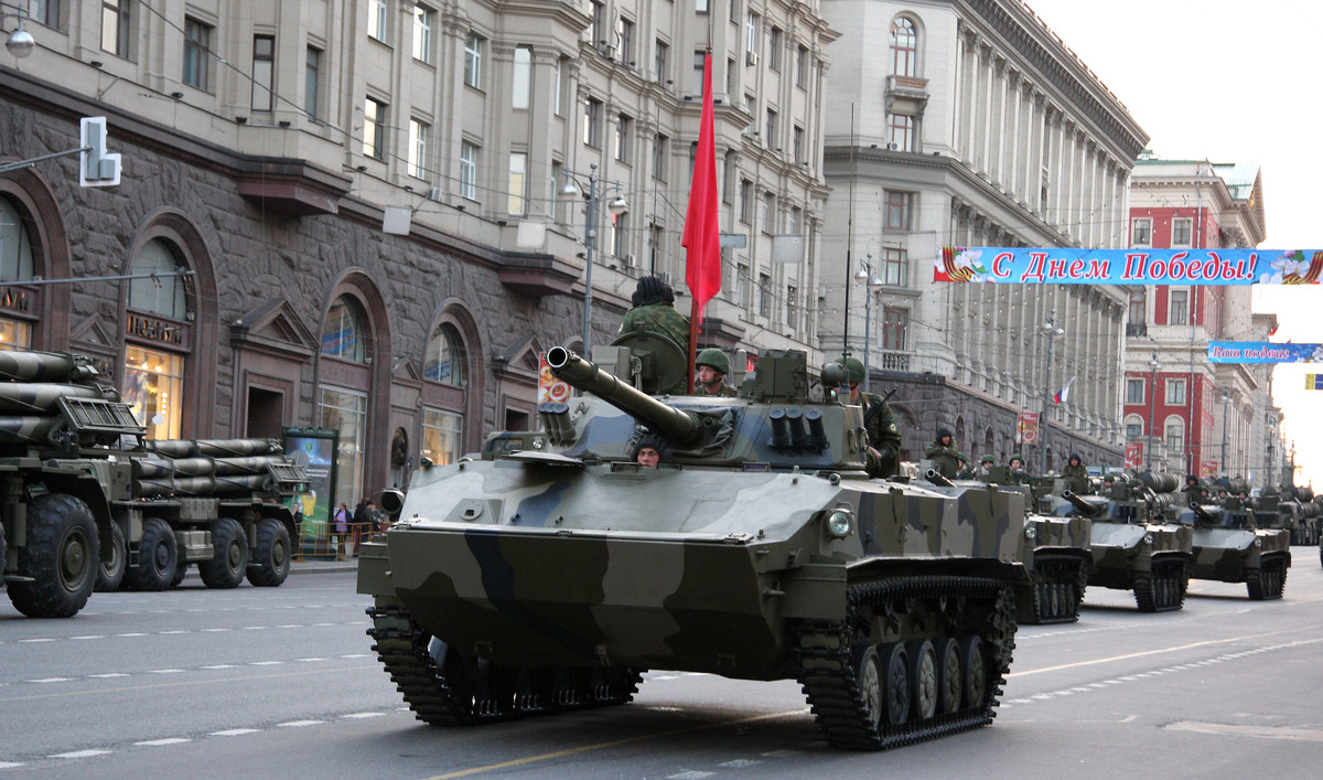 Theo thông tin được trang Avia.pro vừa đăng tải, Bộ quốc phòng Nga vừa phải mở một cuộc điều tra liên quan đến việc xe thiết giáp BMD-4 nã đạn vào một trung tâm thương mại. Nguồn ảnh: BMDP.