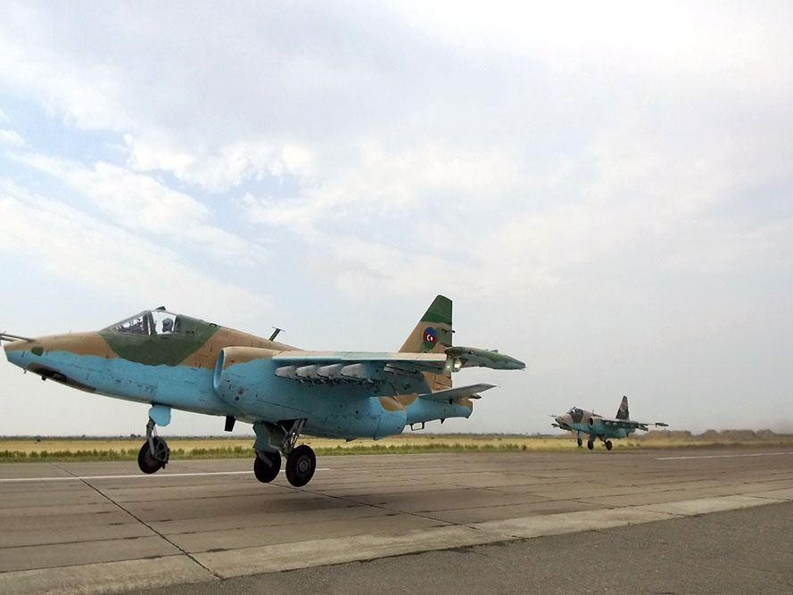 Trong khi phía Azerbaijan có sở hữu ít nhất năm chiếc Su-25 thì ở phía đối diện, Armenia sở hữu ít nhất 15 chiếc bao gồm ba phiên bản là Su-25, Su-25K và Su-25UBK. Nguồn ảnh: BMDP.