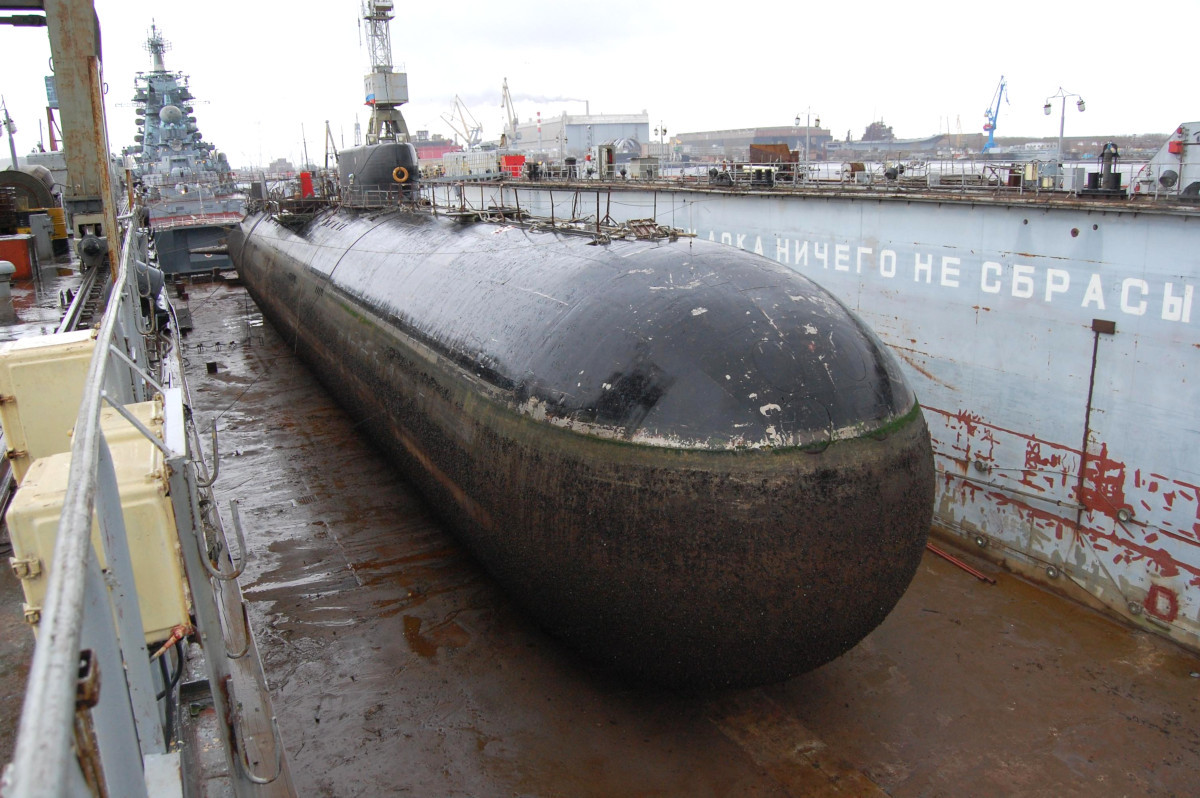 Ngày 18/12/1970, tàu ngầm hạt nhân Papa thiết lập tốc độ kỷ lục 44,7 hải lý/giờ ở độ sâu 100 mét. So với cả những loại khu trục hạm hay tuần dương hạm chạy trên mặt nước thời bấy giờ, tốc độ của Papa vẫn là quá cao. Nguồn ảnh: Hontus.