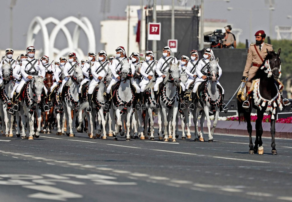 Dù ở thời điểm hiện tại, lực lượng kỵ binh đã không còn có nhiều ý nghĩa trong các cuộc chiến tranh ngày nay, tuy nhiên Qatar vẫn duy trì đội kỵ binh của nước này và coi đây là một đội nghi thức truyền thống. Nguồn ảnh: BMDP.