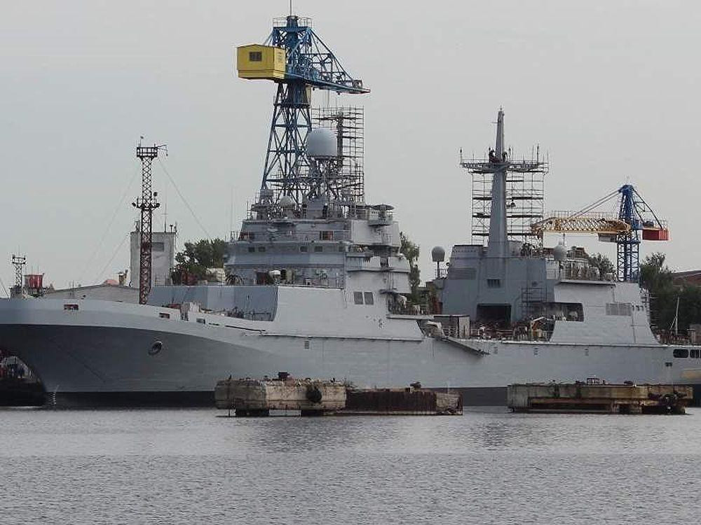 Thông số kỹ chiến thuật của tàu đổ bộ Ivan Gren bao gồm: chiều dài 135 mét, lượng giãn nước 6.600 tấn, thủy thủ đoàn 100 người. Chiếc chiến hạm này có khả năng mang theo 300 lính thủy đánh bộ, 12 xe tăng hoặc 36 xe bọc thép chở quân.