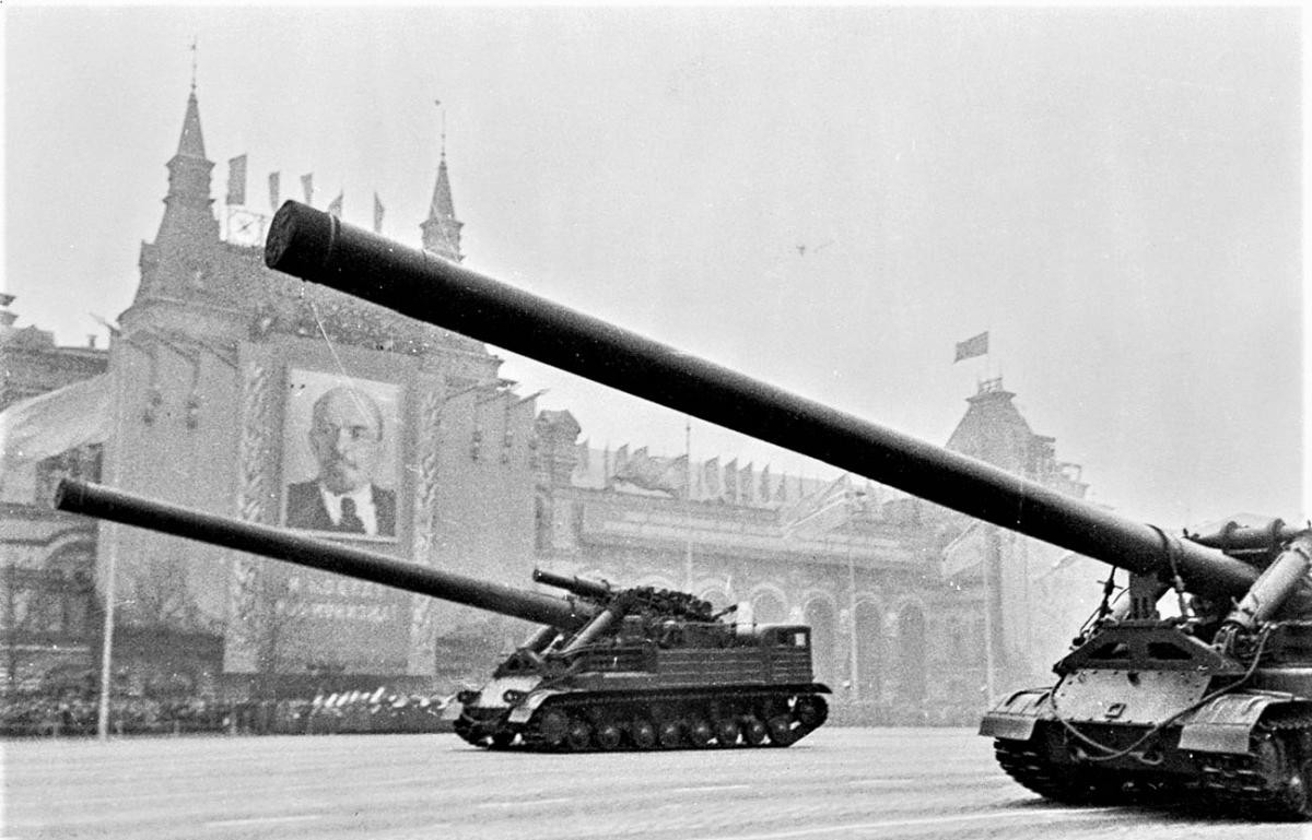 Tổng cộng đã có bốn khẩu pháo tự hành 2B1 Oka được lắp ráp tại nhà máy Kirov.