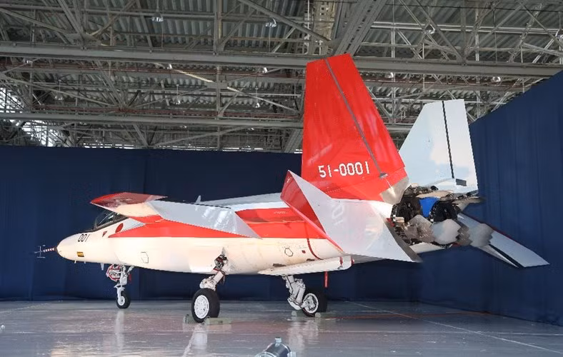 Lợi thế cực lớn của Nhật Bản so với Trung Quốc trong cuộc đua chế tạo tiêm kích thế hệ năm đó là Nhật nắm rất nhiều công nghệ cốt lõi, có thể tự chế tạo động cơ phản lực nội địa hoàn toàn. Điều này khiến giới phân tích cho rằng, có thể Tokyo "đi sau" nhưng sẽ "về sớm'' trong cuộc đua tiêm kích thế hệ năm với Trung Quốc. Nguồn ảnh: Sina.